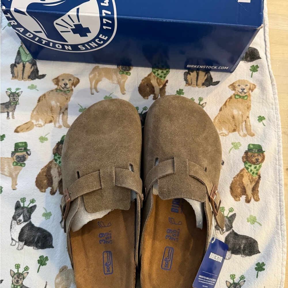 NWT Birkenstock Boston Suede Clogs with Soft Footbed - Size 39 (US 8-8.5)